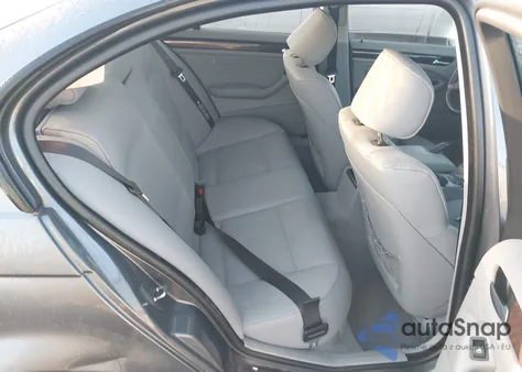 2002 BMW 325Xi из США, поврежденный, VIN WBAEU33432PF57246